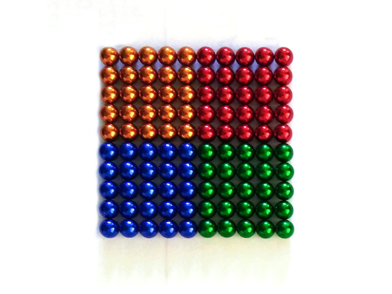 Neocube vert orange rouge bleu